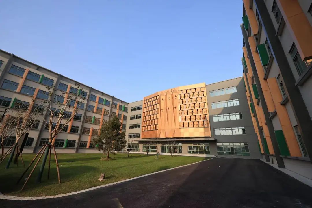 在闵行还有一所“文来”！今天一起走近TA→(图3)